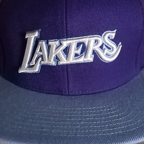 Lakers Snapback - Picture 3 of 3